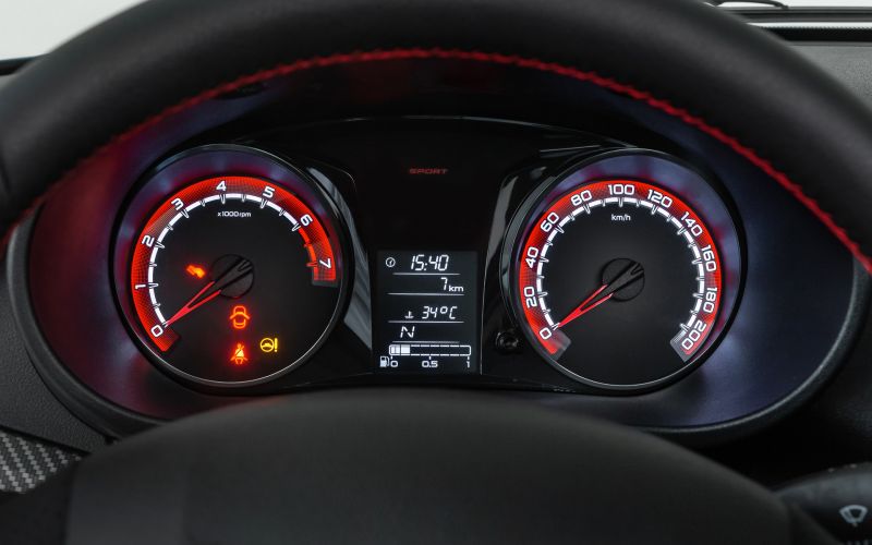 Обзор LADA Granta Drive Active: фотографии интерьера и экстерьера авто