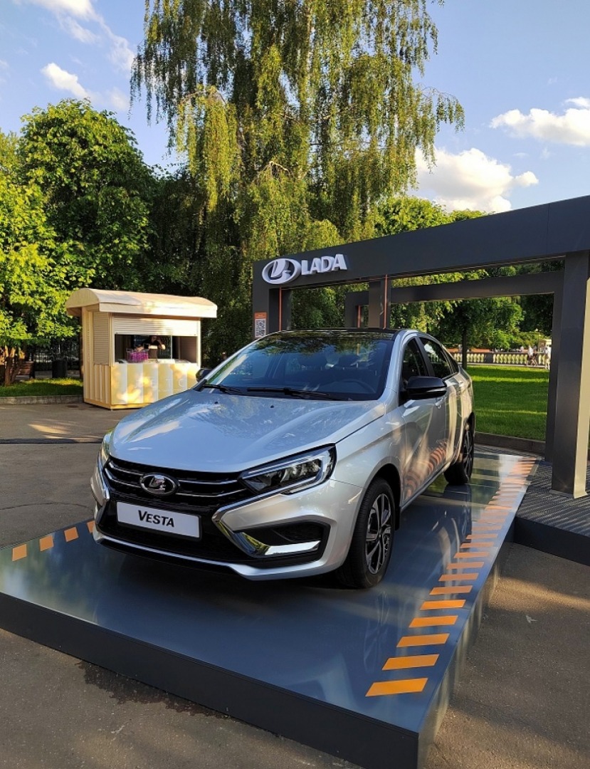 LADA VESTA НОВОГО ПОКОЛЕНИЯ СТАНЕТ ЧАСТЬЮ ЭКСПОЗИЦИИ В ПАРКЕ ГОРЬКОГО В  МОСКВЕ - ИЮЛЬ Лада - дилер LADA в г. Челябинск