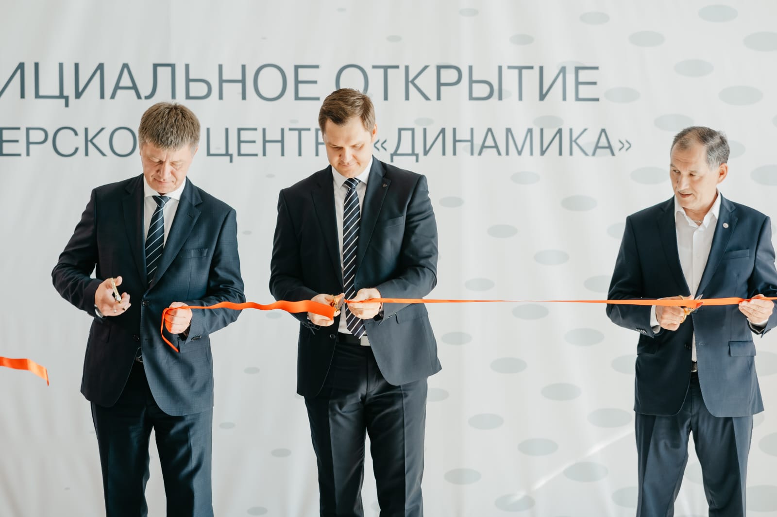 photo-https://static.lada.ru/files/sd/1347/gallery/0c632b8c-fb6d-49c7-a712-80b34327ae37.jpeg