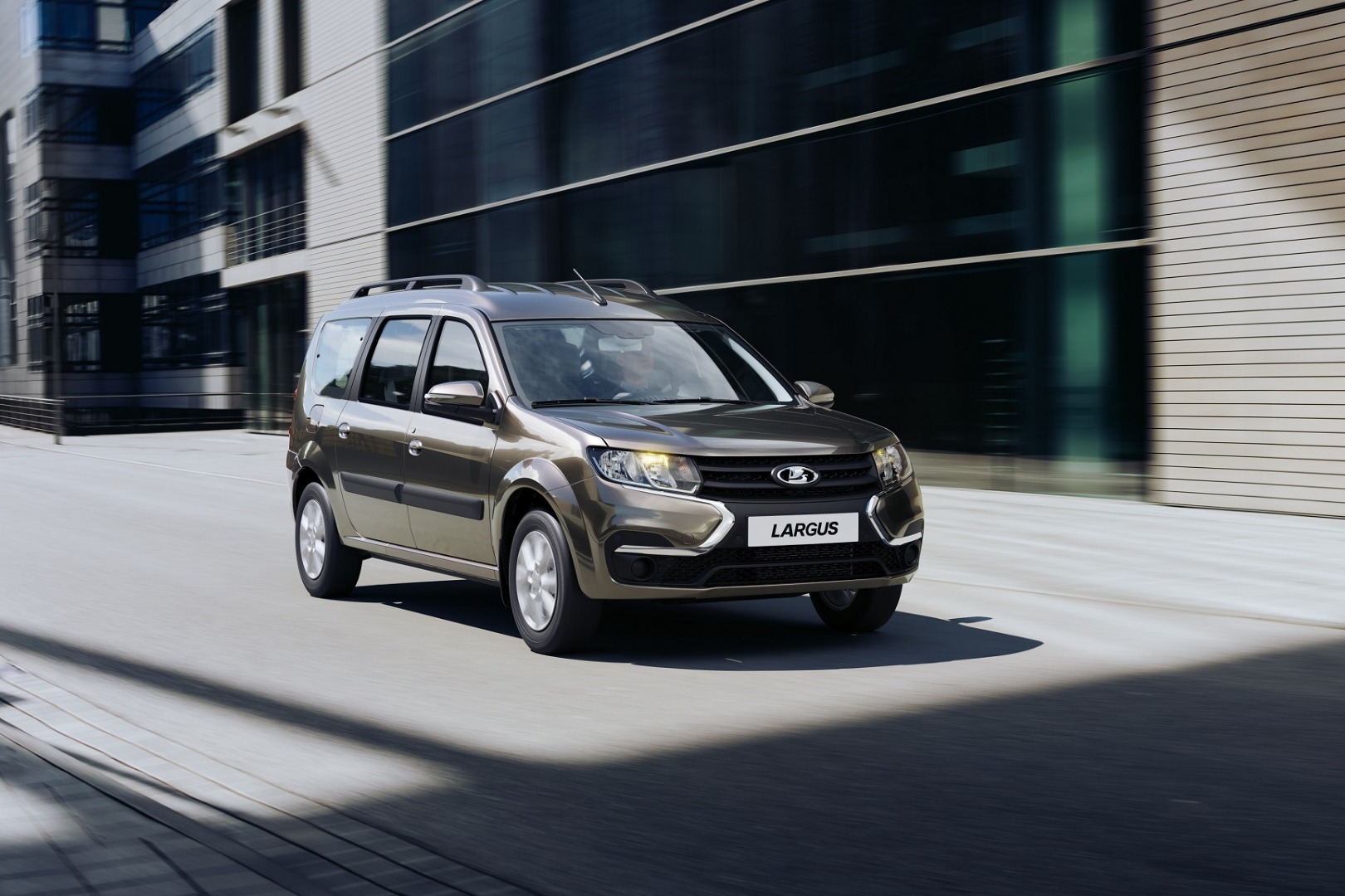 LADA_Largus_(1).jpg (336 KB)