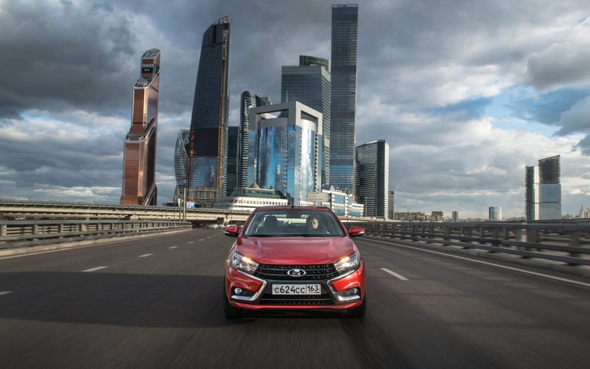 LADA Vesta и LADA XRAY авторизованы для использования в системе Яндекс. Такси во всех регионах России