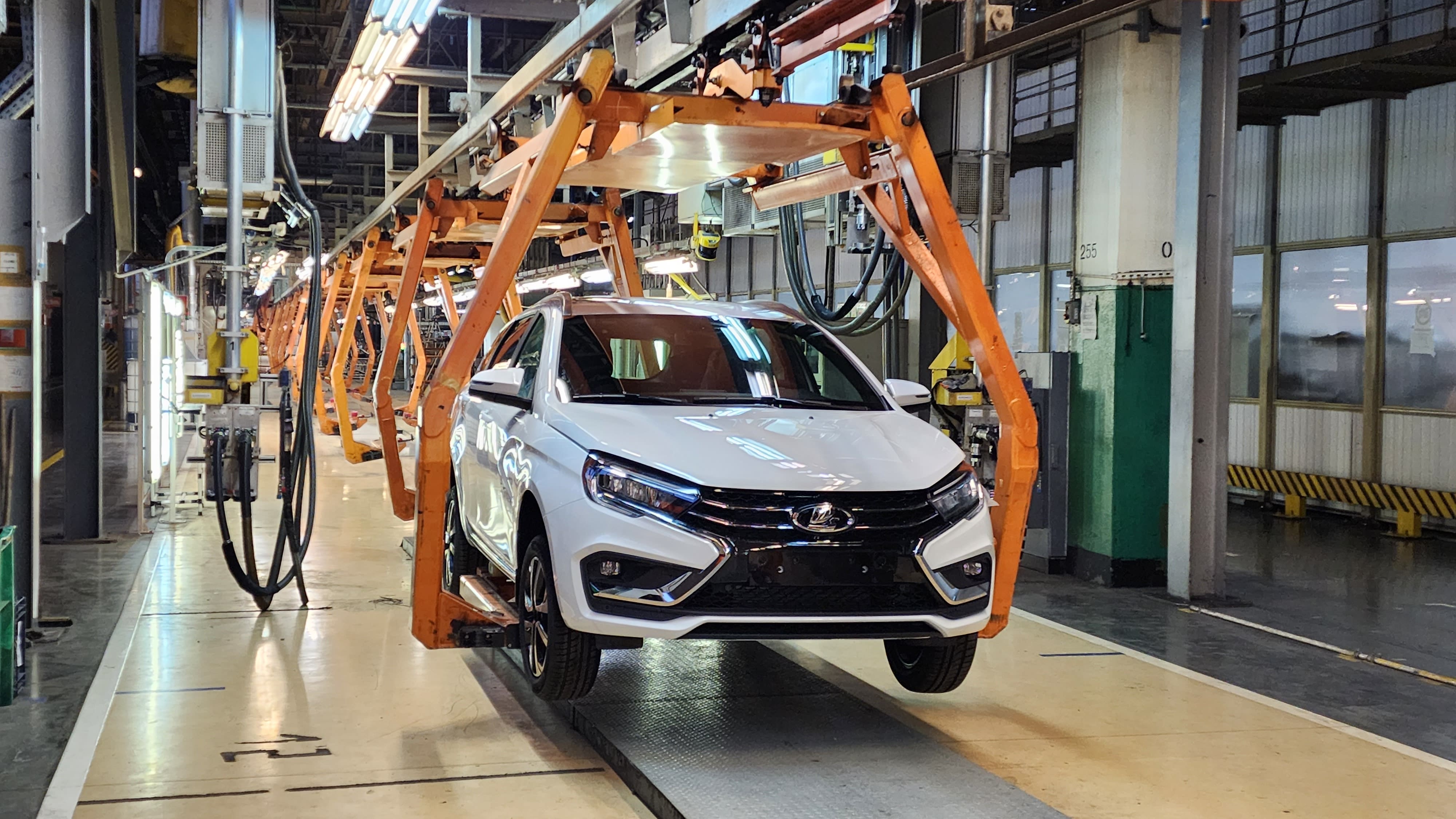 НА АВТОВАЗЕ СОБРАНА ПЕРВАЯ ТЕСТОВАЯ LADA VESTA NG - Брайт Парк - дилер LADA  в г. Москва