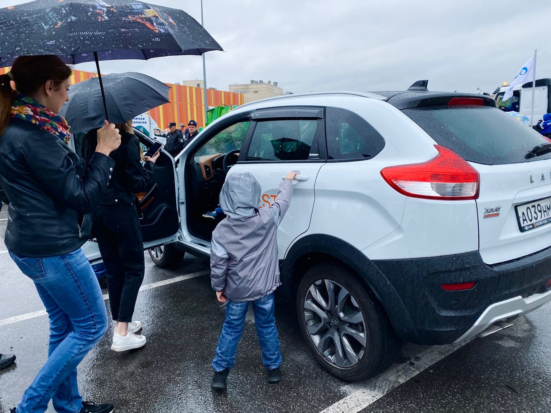 Потрогай грузовик!» - ЗАПСИБ-ЛАДА - дилер LADA в г. Новокузнецк