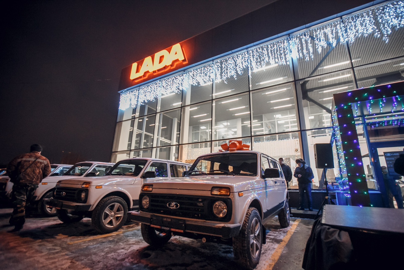 182 автомобиля LADA 4x4 для Минздрава Нижегородской области - Юникор -  дилер LADA в г. Нижний Новгород