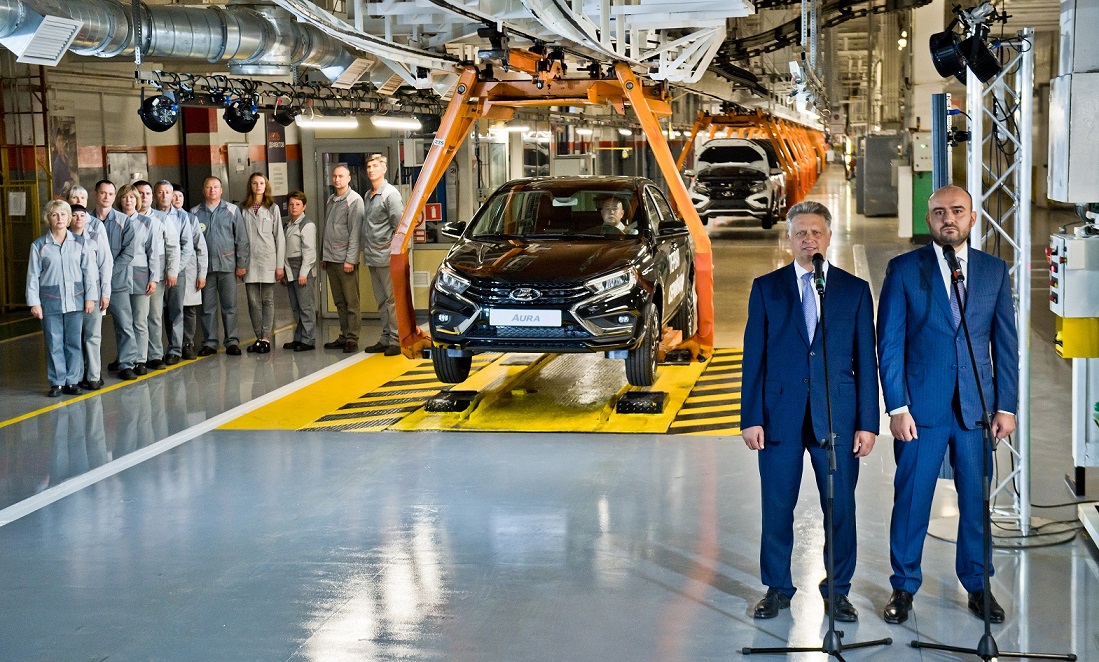LADA_Aura_запуск.jpg (392 KB)