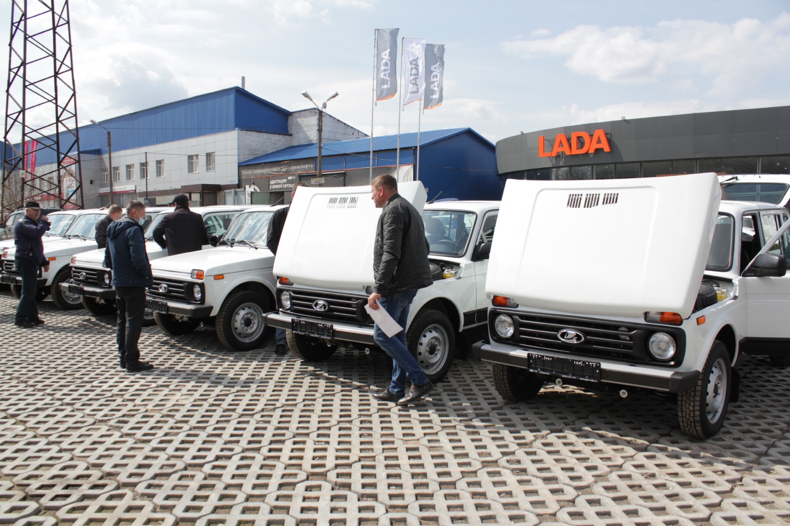 24 LADA Niva Legend в помощь врачам республики - Авторегион - дилер LADA в  г. Чебоксары