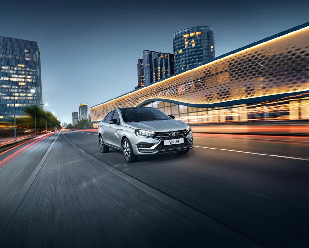 Lada_Vesta_esc.jpg (174 KB)