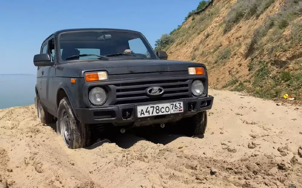 LADA Niva Legend -    -   -  LADA   