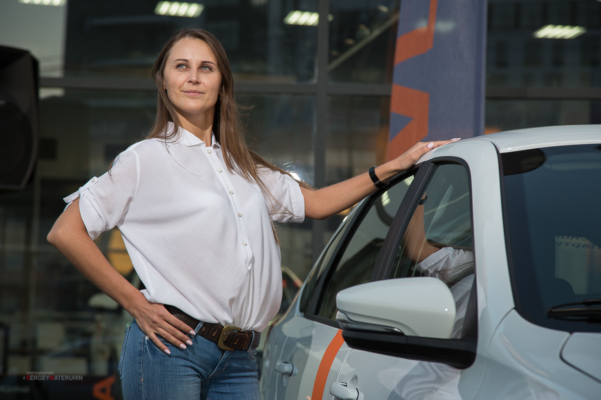 Лад краснодар. Лада Академия. Автосалон Lada Краснодар. Лада Краснодар официальный дилер сотрудники. Академия сервиса АВТОВАЗ.