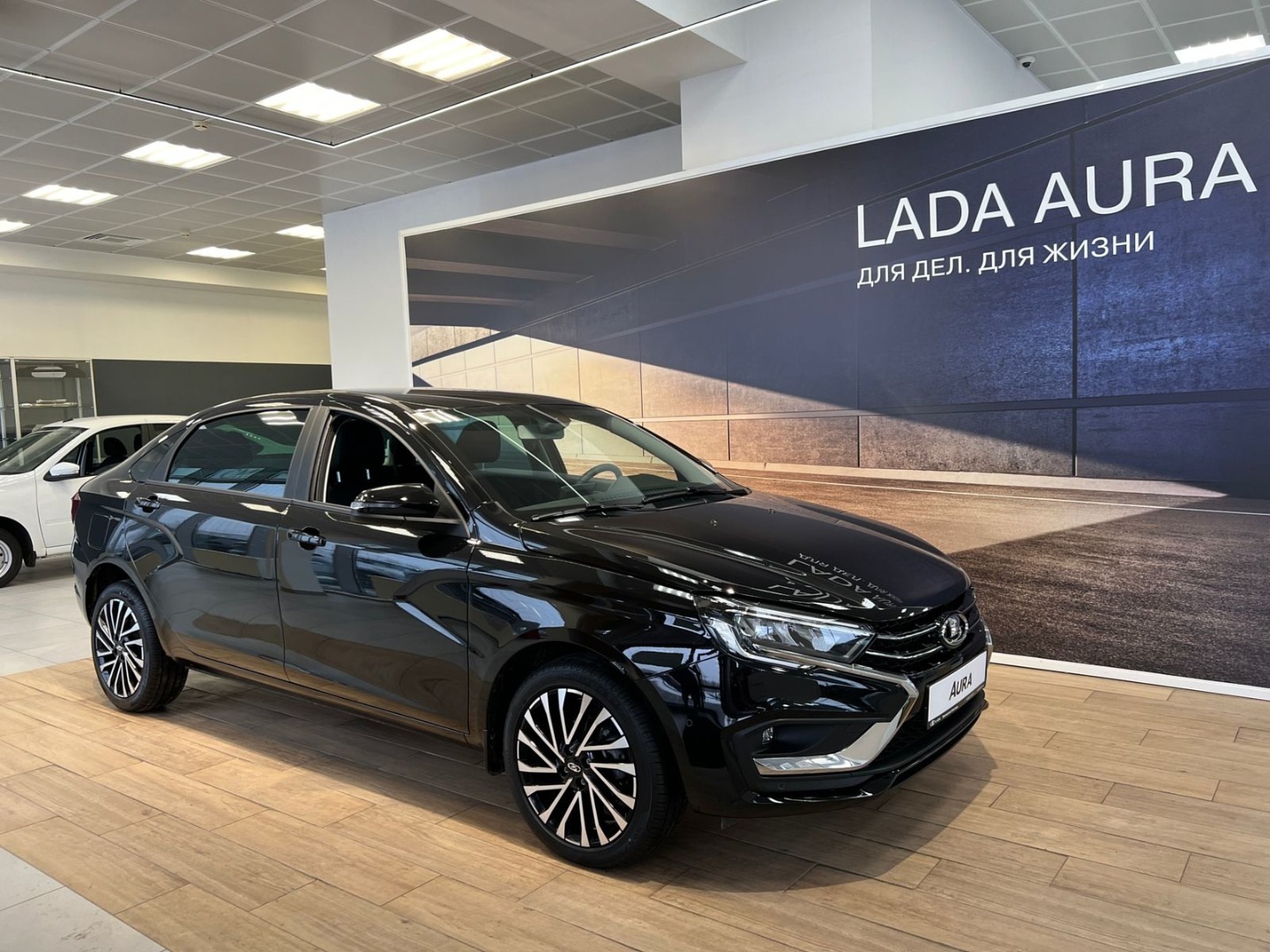 Бизнес седан LADA Aura по цене обычного!
