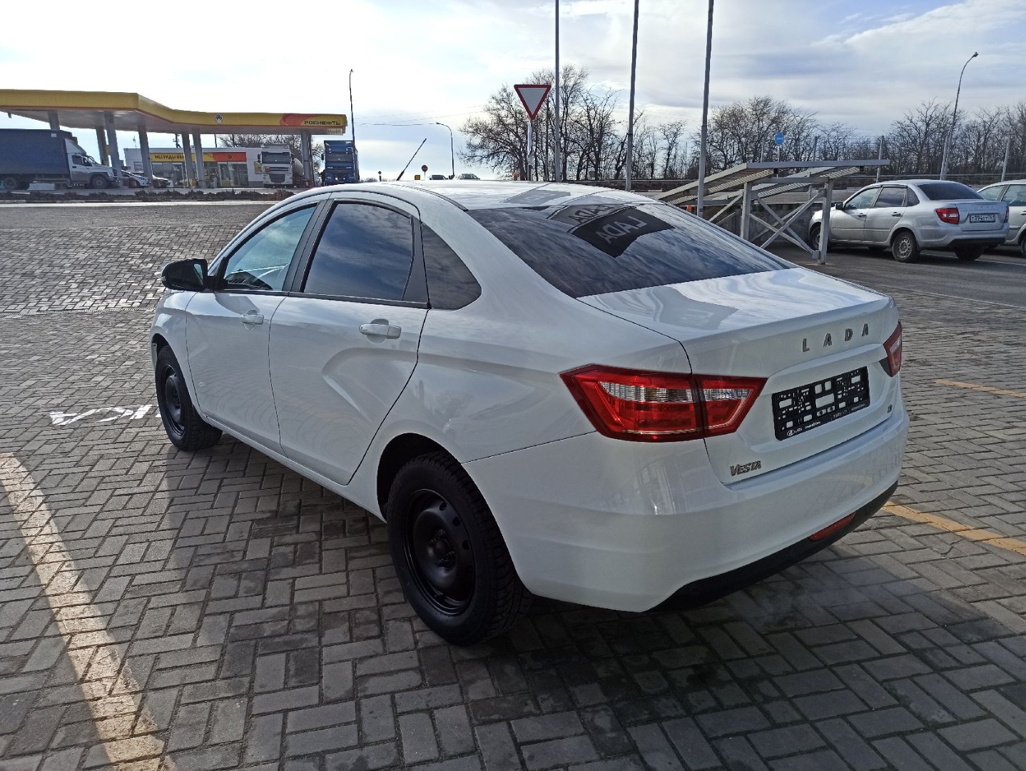 LADA VESTA за 750000 руб. - Автомобили с пробегом - Автолюбитель - дилер  LADA в г. Сальск