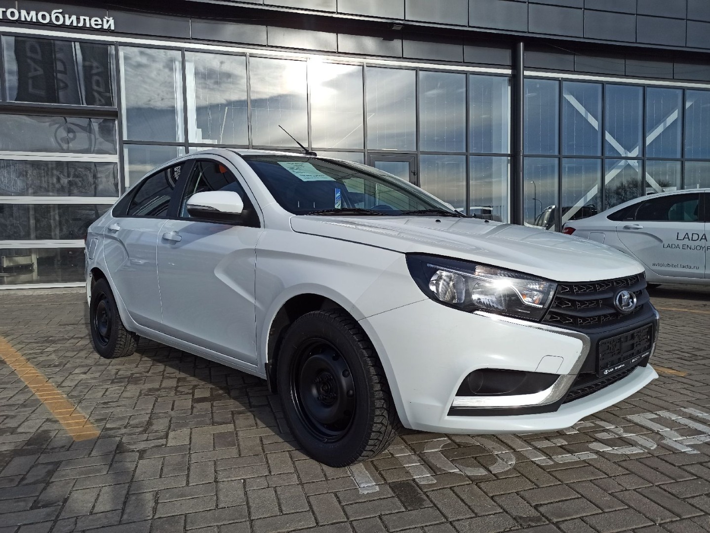 LADA VESTA за 750000 руб. - Автомобили с пробегом - Автолюбитель - дилер  LADA в г. Сальск