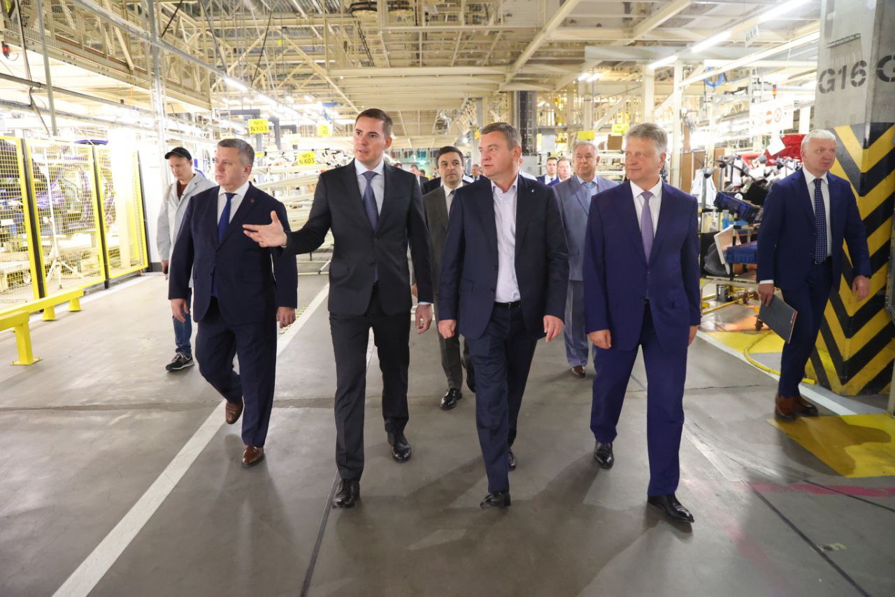 photo-https://static.lada.ru/images/v6/press-releases/%D0%90%D0%B2%D1%82%D0%BE%D0%B7%D0%B0%D0%B2%D0%BE%D0%B4_%D0%A1%D0%B0%D0%BD%D0%BA%D1%82-%D0%9F%D0%B5%D1%82%D0%B5%D1%80%D0%B1%D1%83%D1%80%D0%B3.jpg