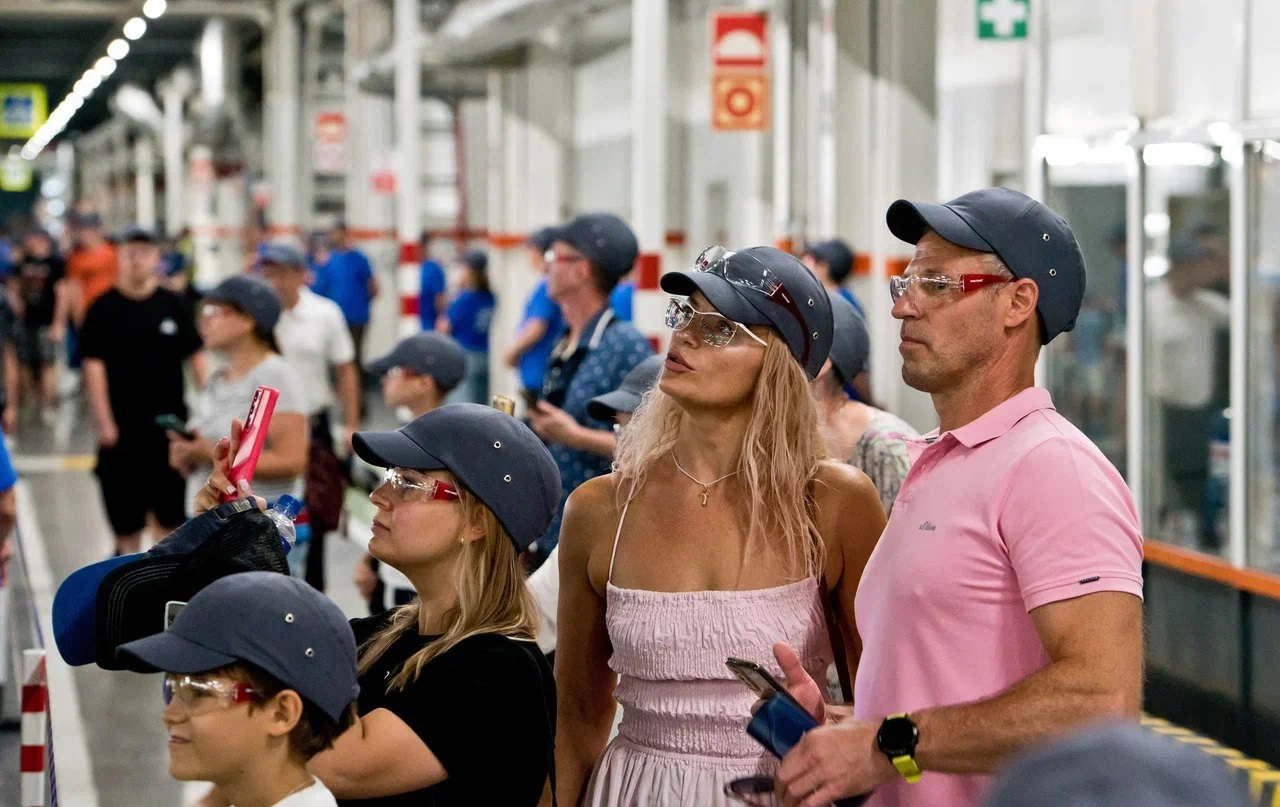 photo-https://static.lada.ru/images/v6/press-releases/%D0%94%D0%B5%D0%BD%D1%8C%20%D0%BE%D1%82%D0%BA%D1%80%D1%8B%D1%82%D1%8B%D1%85%20%D0%B4%D0%B2%D0%B5%D1%80%D0%B5%D0%B9_1.png