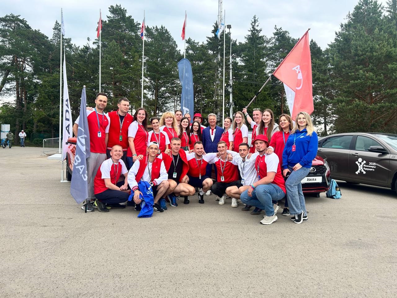 photo-https://static.lada.ru/images/v6/press-releases/%D0%98%D0%BD%D0%B6%D0%B5%D0%BD%D0%B5%D1%80%D1%8B%20%D0%B1%D1%83%D0%B4%D1%83%D1%89%D0%B5%D0%B3%D0%BE_4.jpg