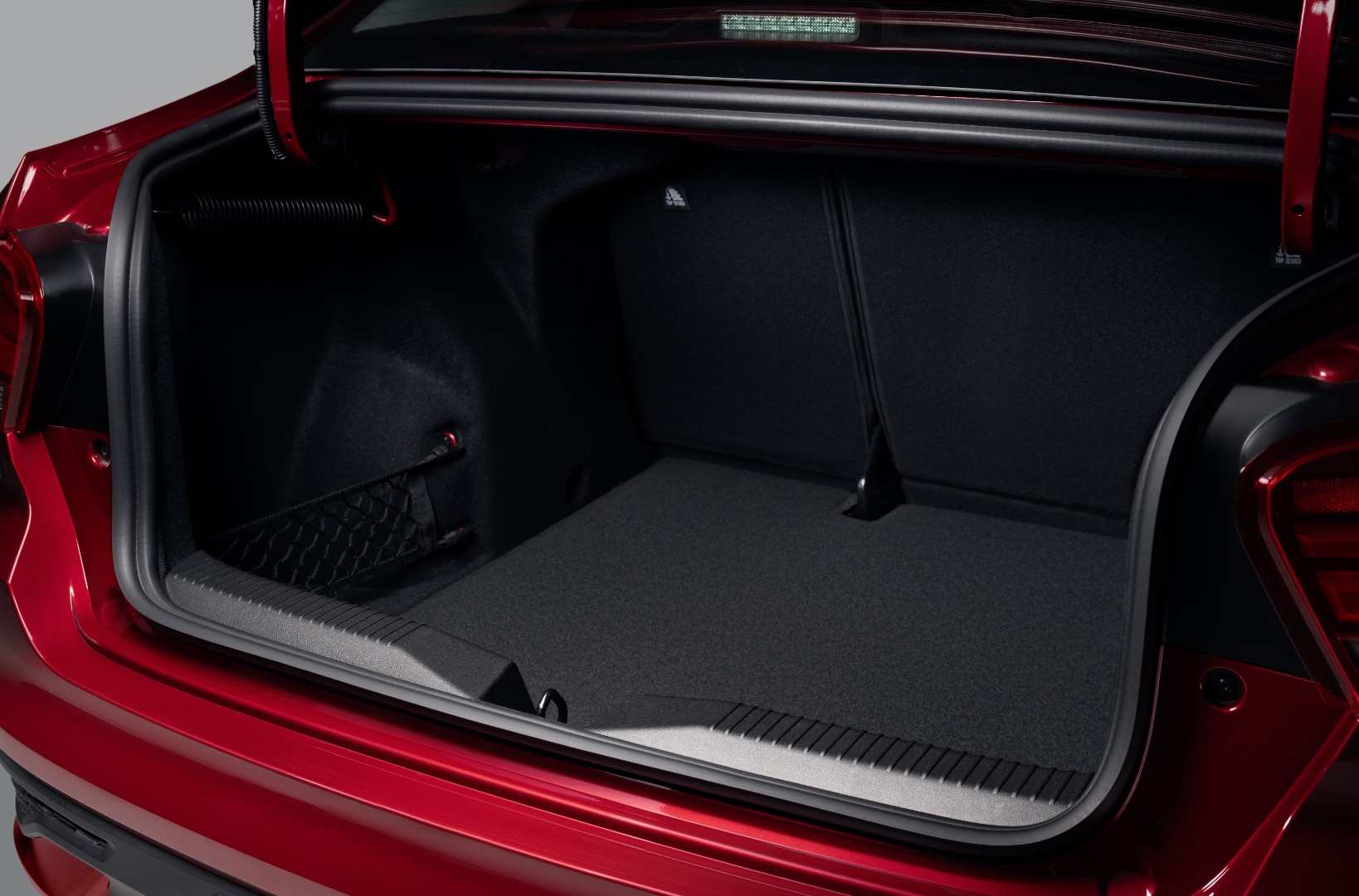 photo-https://static.lada.ru/images/v6/press-releases/iskra_025.jpg