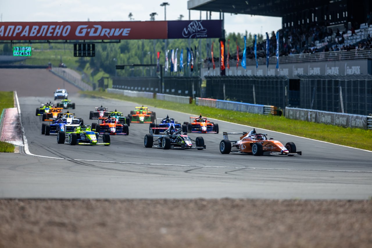 photo-https://static.lada.ru/images/v6/press-releases/photo_5368652237909389926_y.jpg